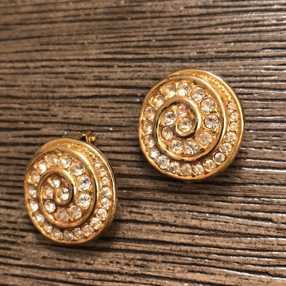 Vintage Swirl Rhinestone Clip Earrings - Picture 5 of 13